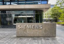 German industrial conglomerate Siemens is investing two billion euros (CZK 47.6 billion) in a global production increase.